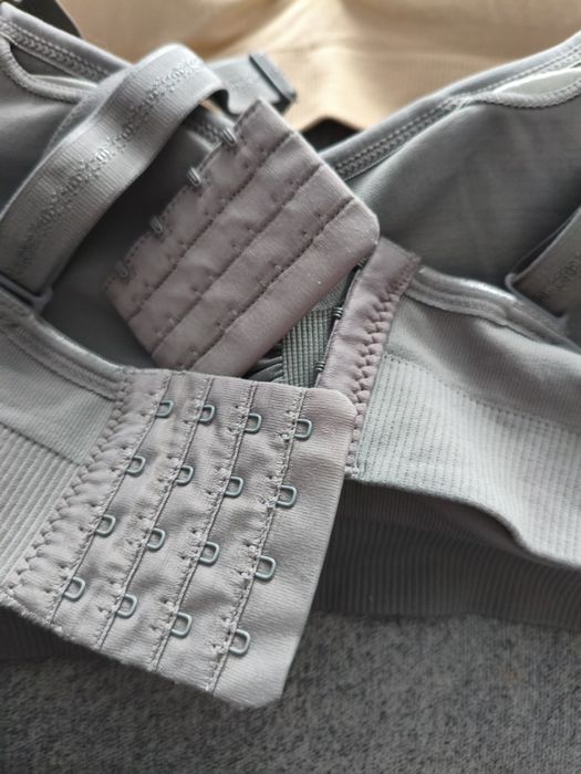 Set 3 sutiene noi marimea L cu bureți detasabili si fara sârme