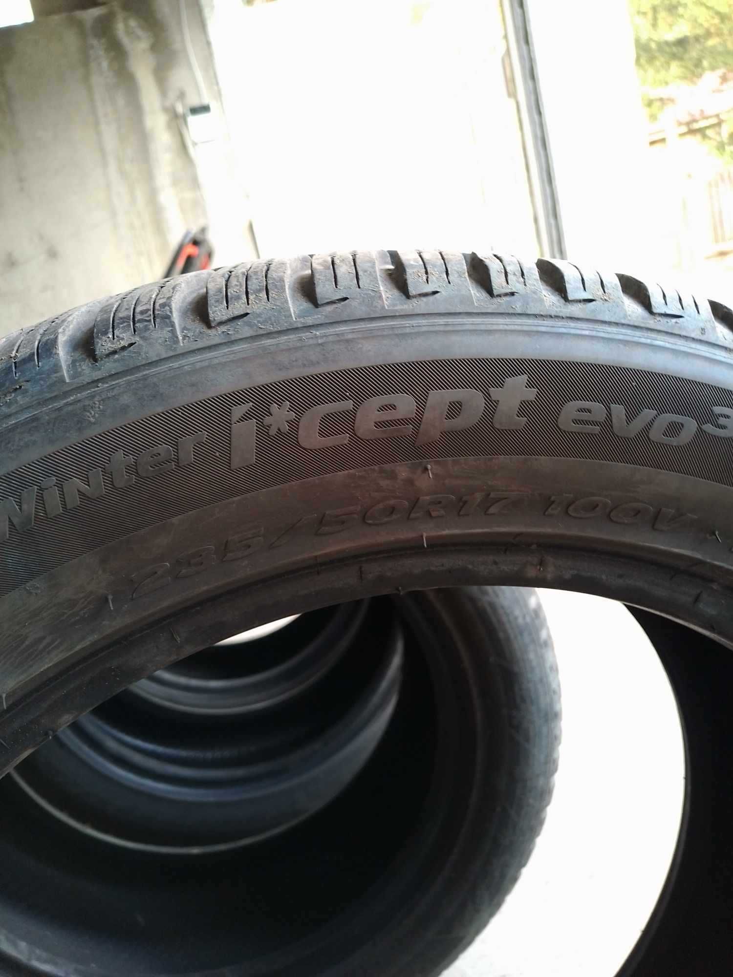 Гуми зимни Hankook 235/50/R17