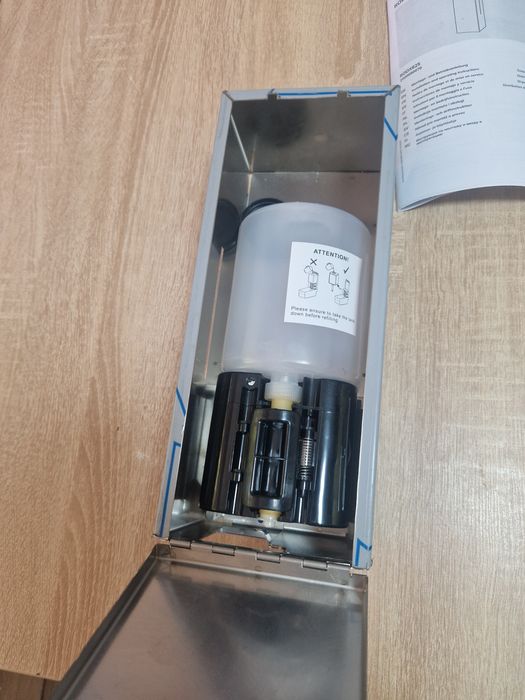 Distribuitor (dozator) sapun automat cu senzor