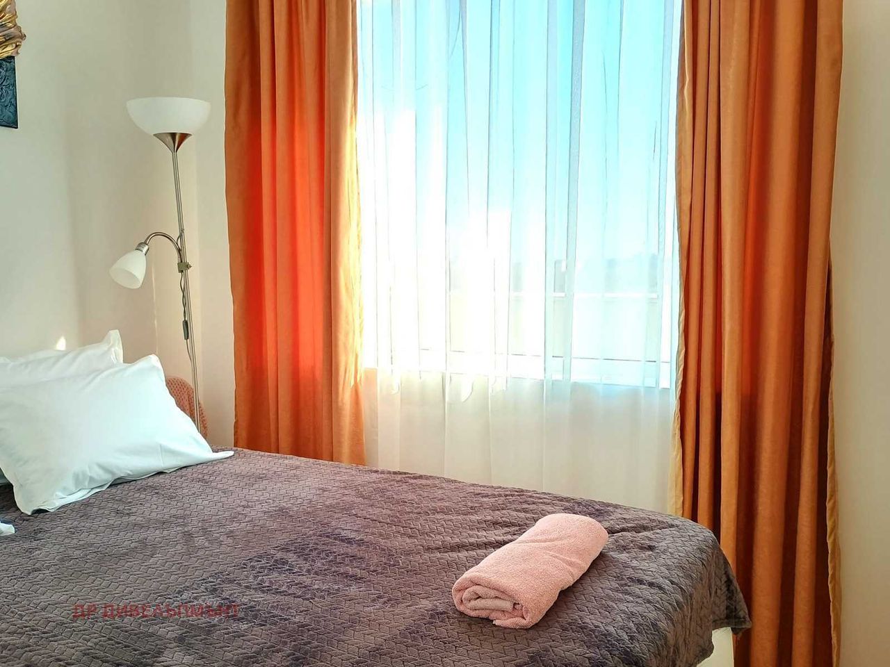 Дава се под наем Едностаен апартамент в Перник, Център - 42 кв.м за 459 € - Снимка #8