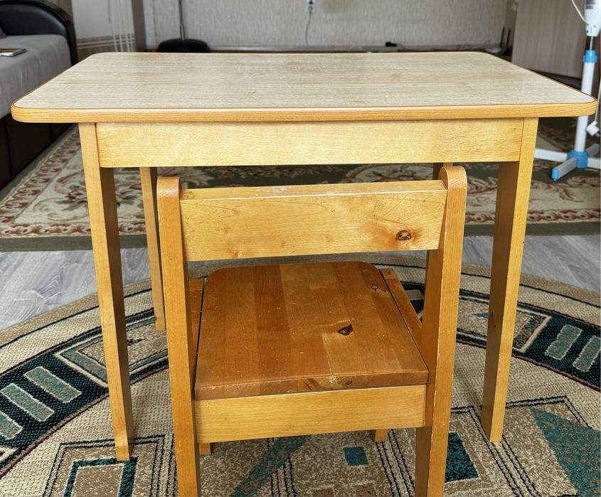 Стол детский со стулом