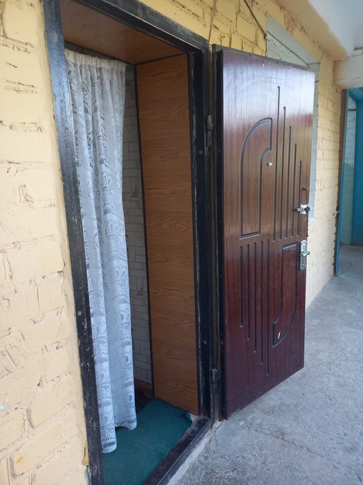 Uy sotiladi Navoiy viloyati zarafshon shahardan