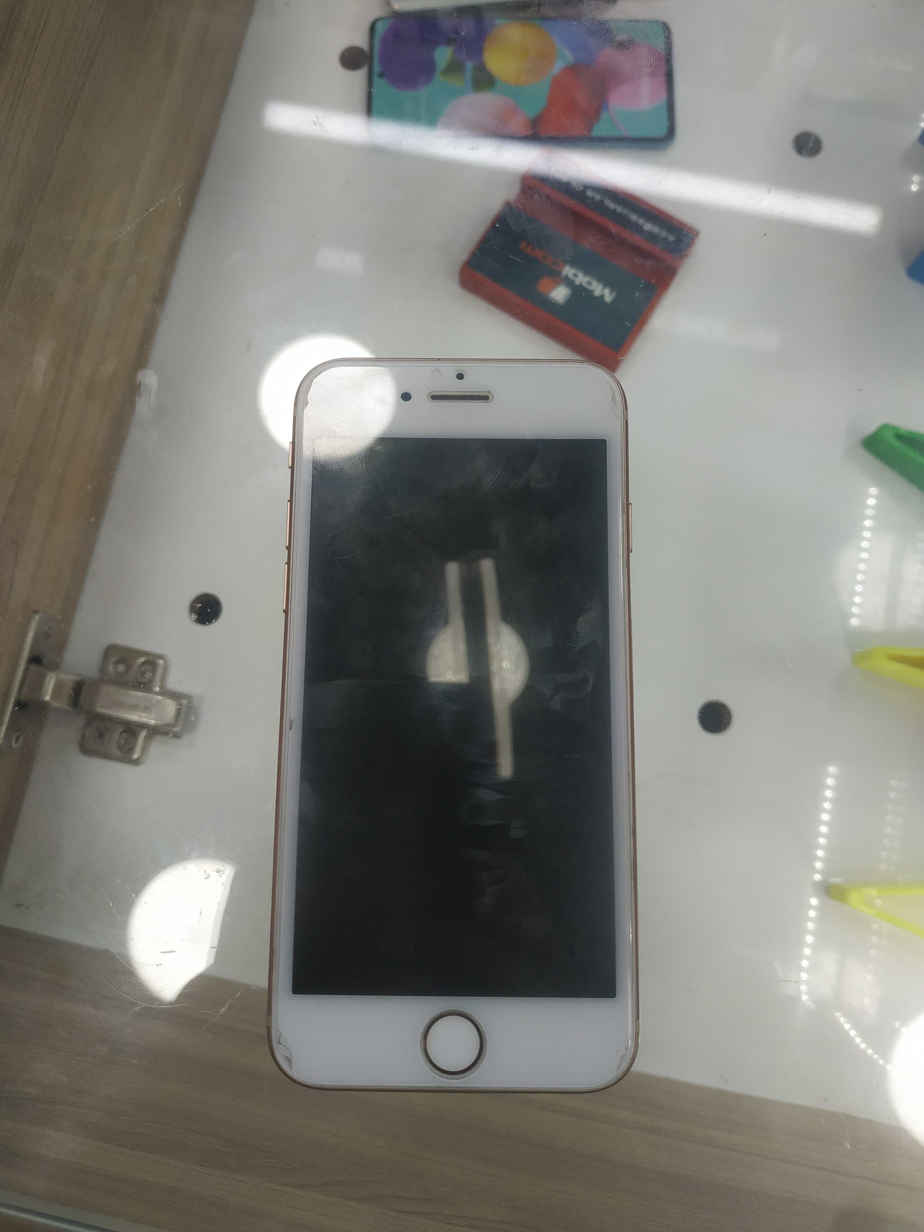 Продается iPhone8