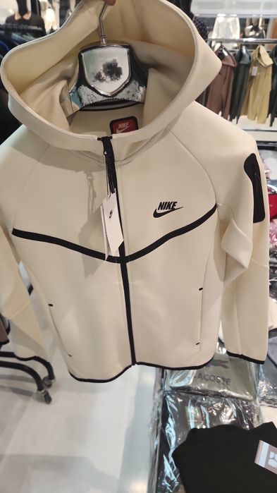 Trening Nike Tech