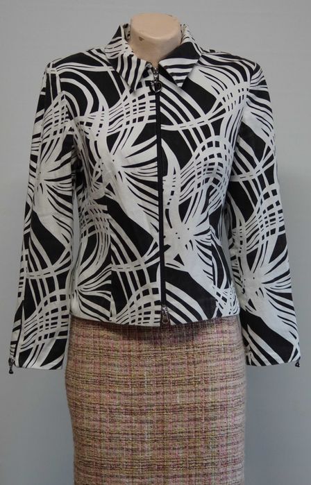 Jacheta alb negru Joseph Ribkoff marimea  12UK