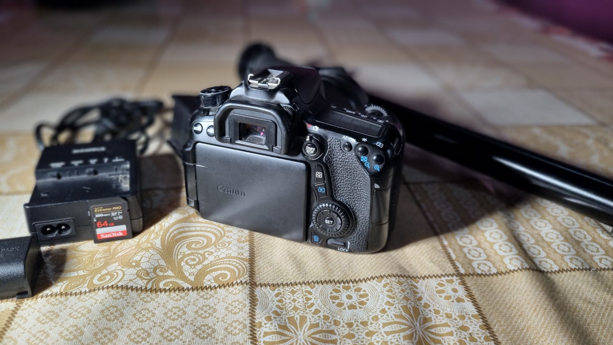 Canon 70D sotiladi