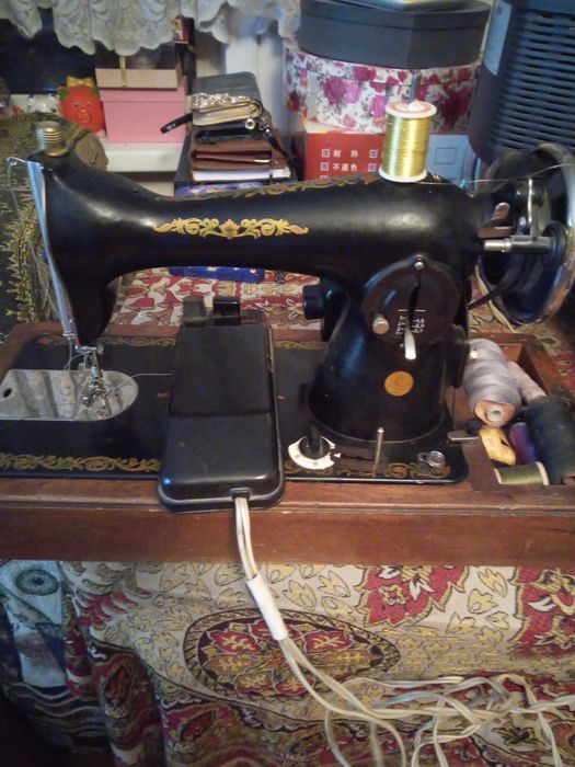 Продам  швейную машину