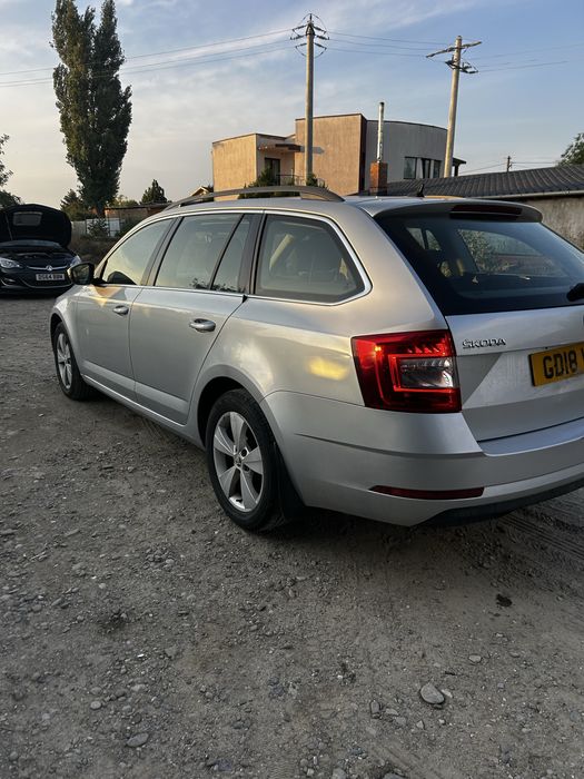 Ușă stânga față Skoda Octavia 3 Facelift