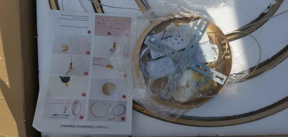 Кръгове, висящи светещи ЛЕД рингове златни, кафе, розово злато