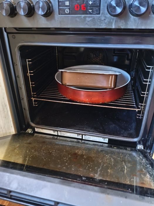 Продавам готварска печка Беко