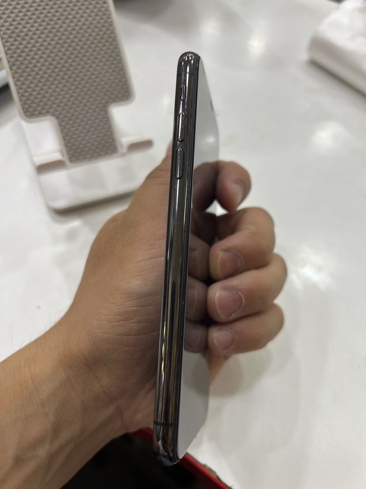 Iphone X sotiladi