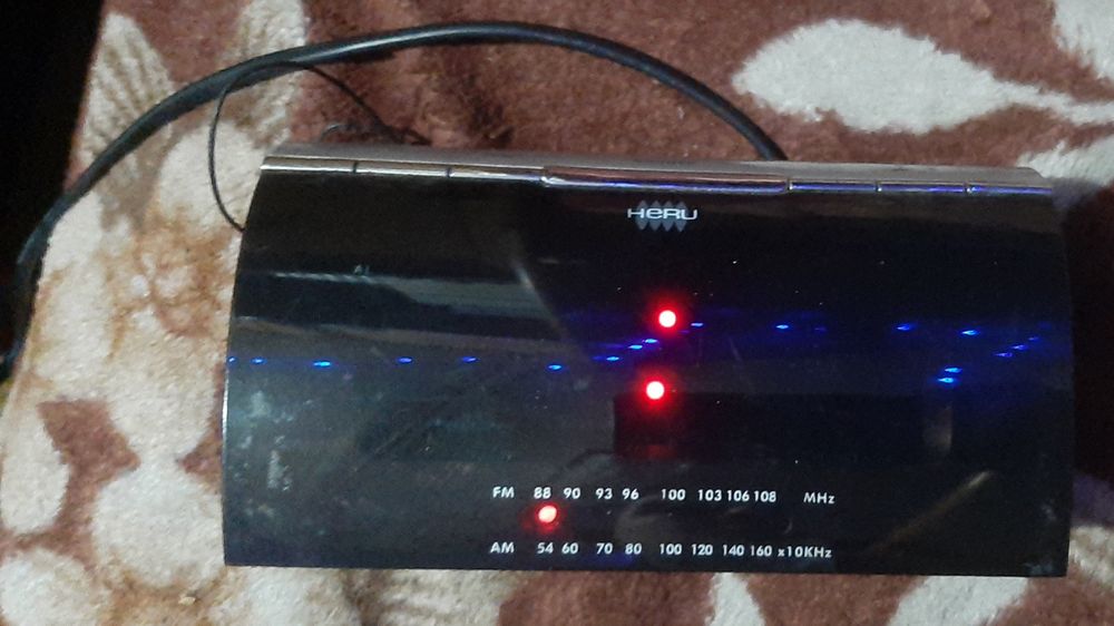 Vând Radio heru cu ceas și cu alarmă în stare bună
