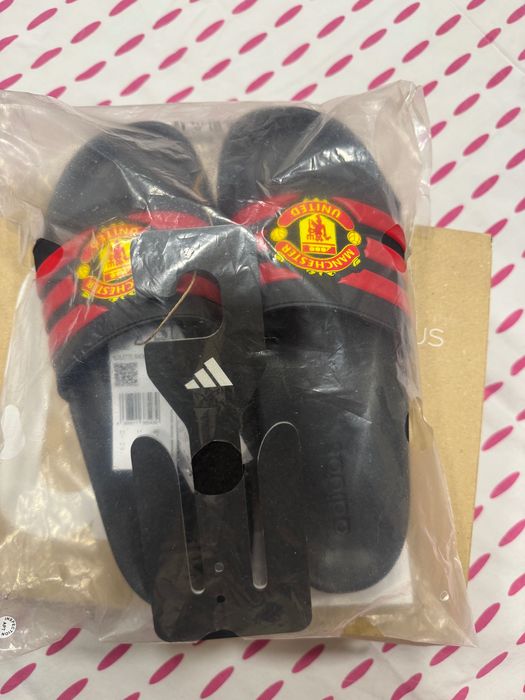 НОВИ Чехли / джапанки adidas Manchester United