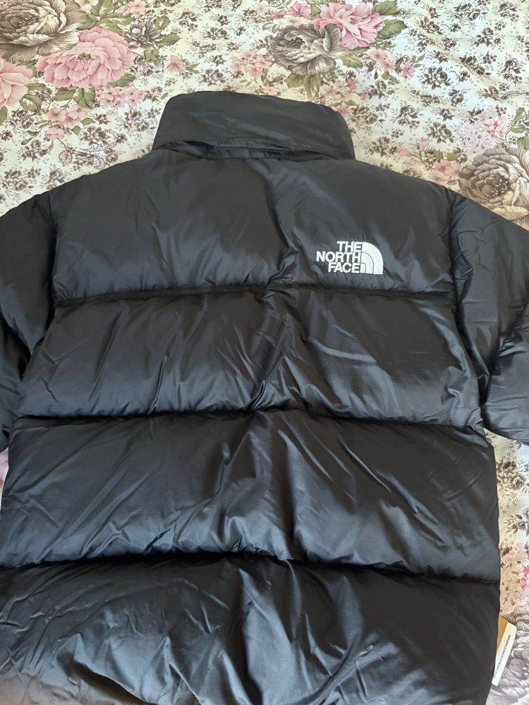 Продава се яке The North Face 1996 Retro Nuptse(оргинално с етикет