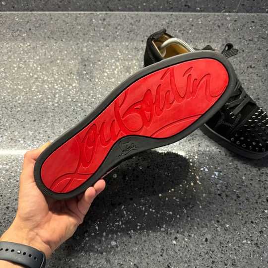 (от/до 40-44 номер) Louboutin Red Bottoms Black Leather с шипове