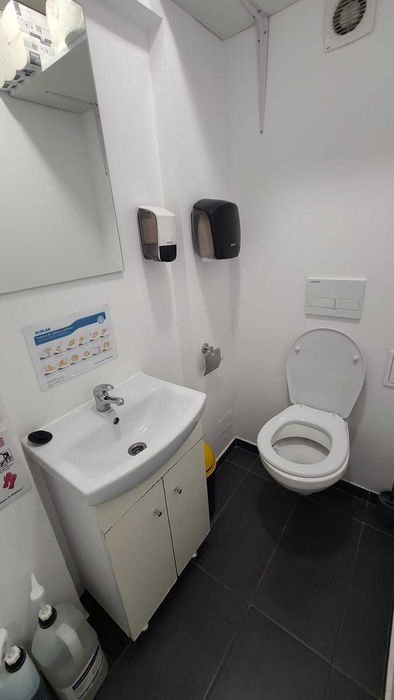 Afacere de vanzare-spatiu echipat pentru bistro/laborator de cofetarie