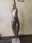 Vind sculptura din bronz masiv semnată de sculptorul Marcel Guguianu