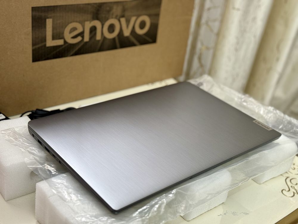 Новый Ноутбук Lenovo 15,7 / SSD:256GB/ 6-Ядер/12th Gen