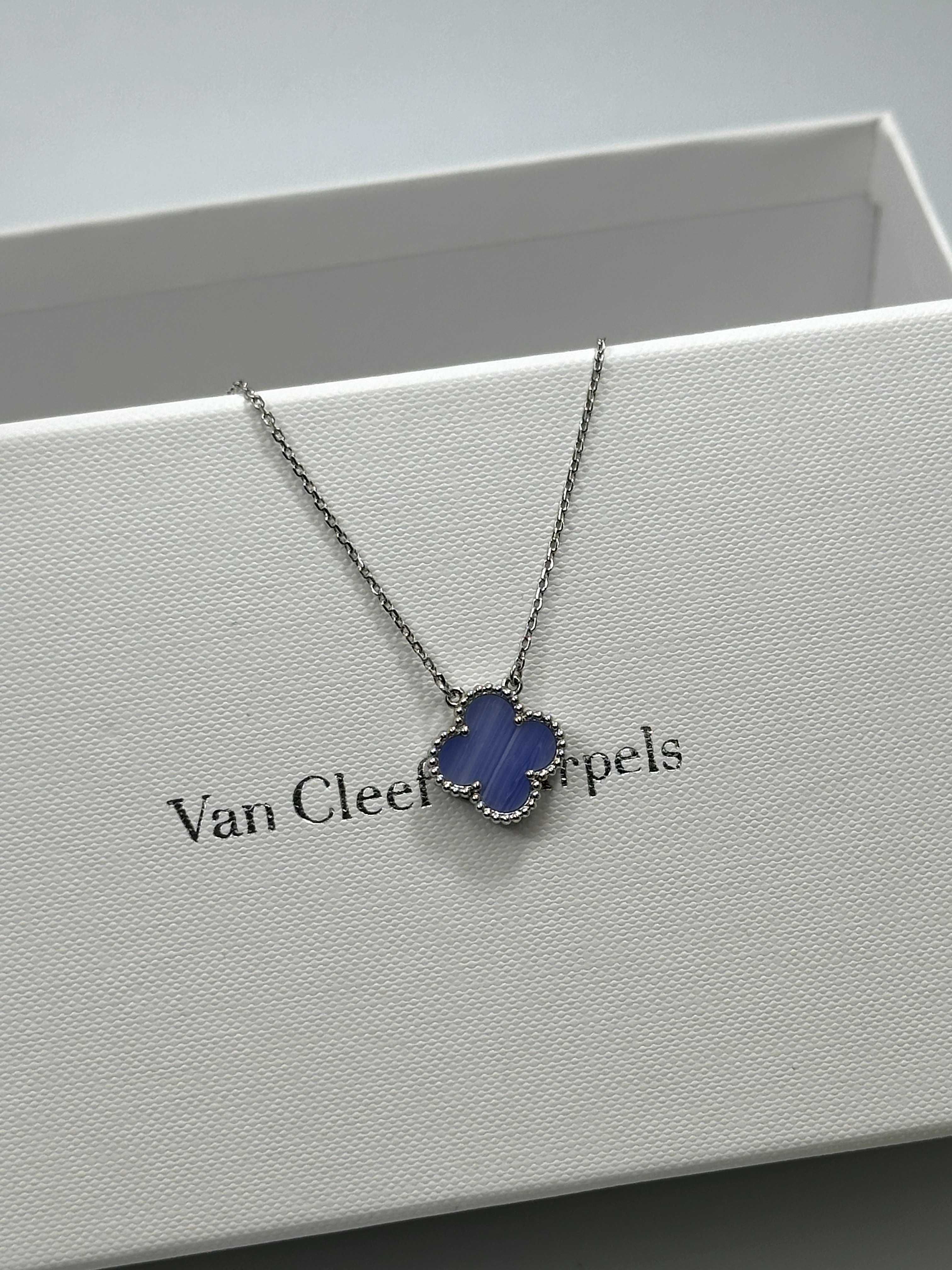 Colier Van Cleef & Arpels Aur Alb 750 Chalcedony