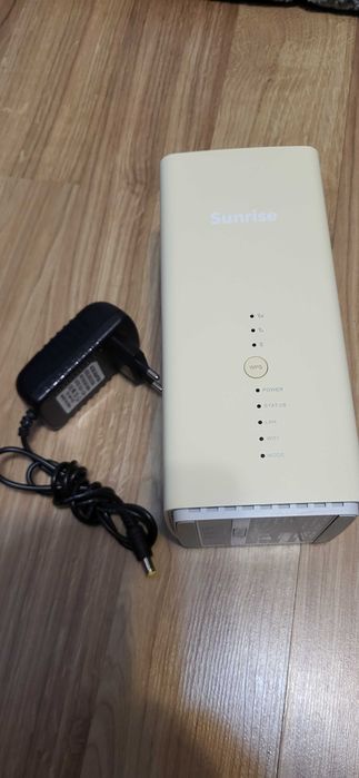 Huawei B618 este un router wireless 4G+ LTE CAT11 liber de retea