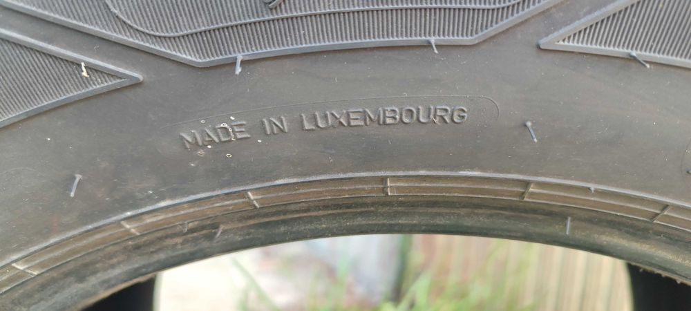 Продавам гума за тежкотоварно ремарке 445 45 19.5