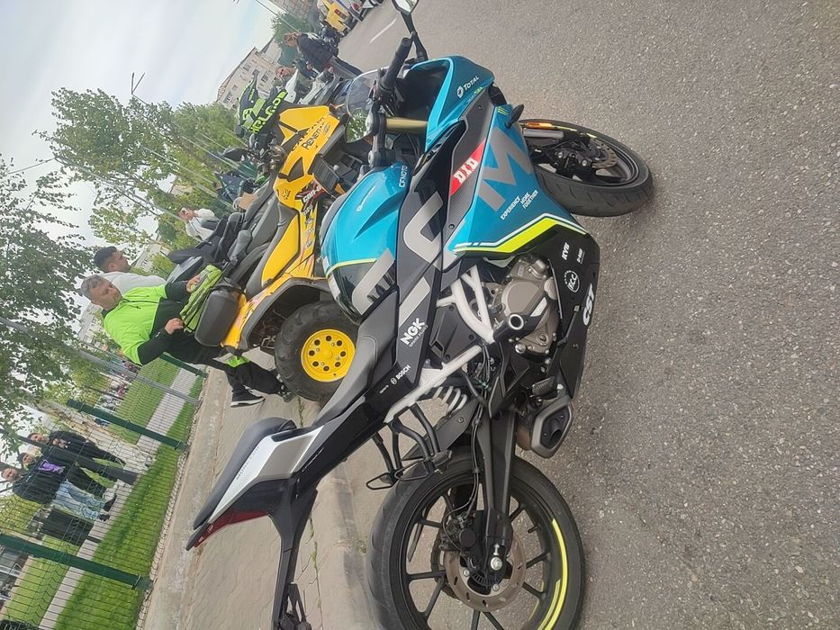 Schimb cu dubă Cf moto 300sr ABS 2022. A2 vând sau schimb+ diferența