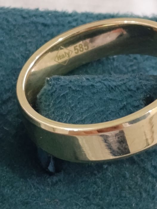 Золотая кольцо, Итальянский бренд ,проба 585, вес 2,99