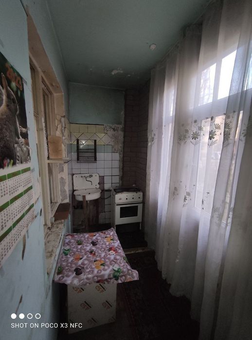 Сотилади Чилонзор 20 квартал 2 хонали разделка