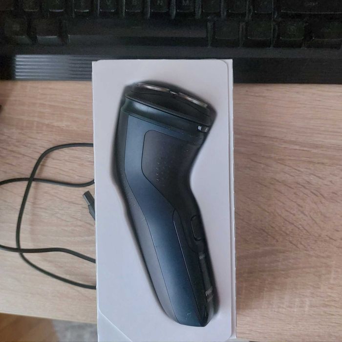 Електрическа самобръсначка Philips