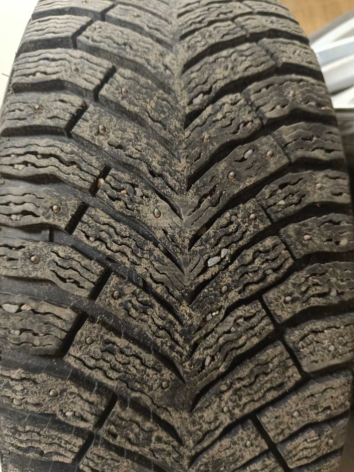 Комплект оригинальных 4 резины 215-55-R17 и диски на камри 70 75 80