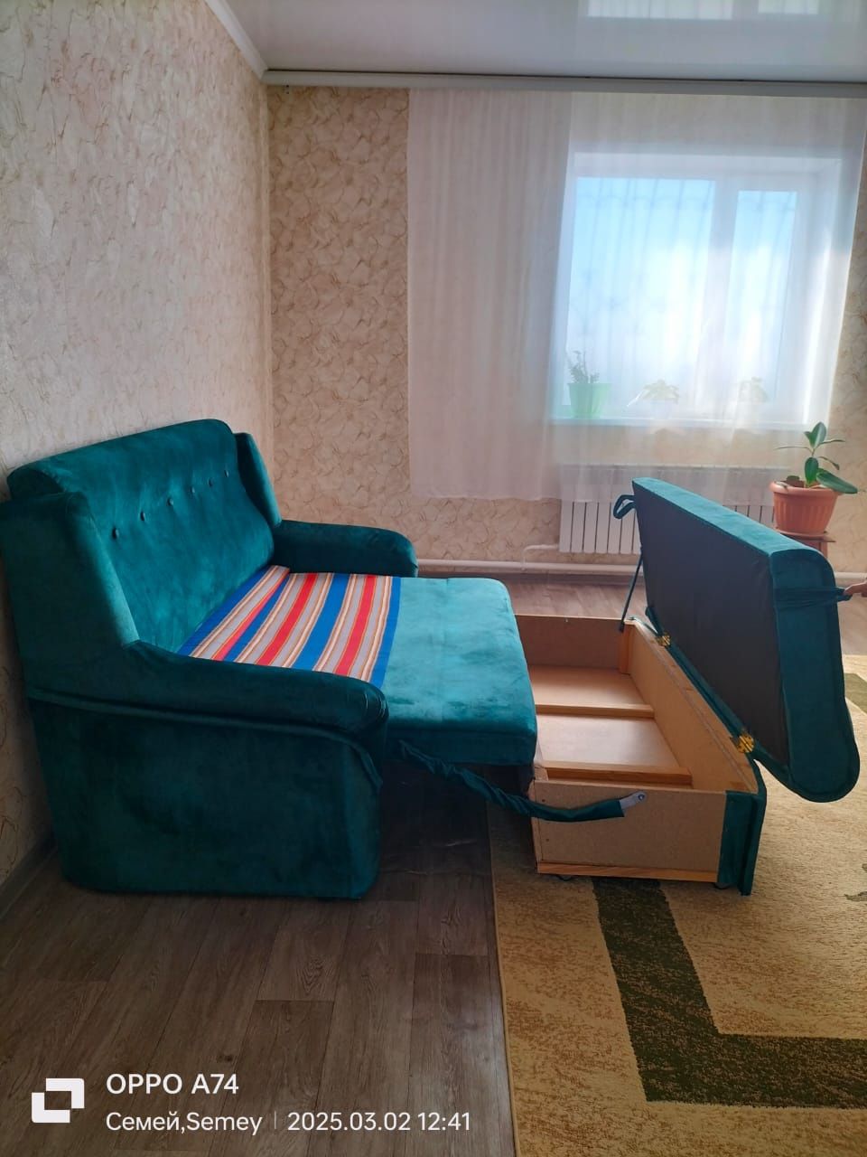 Продам диван в гостиную