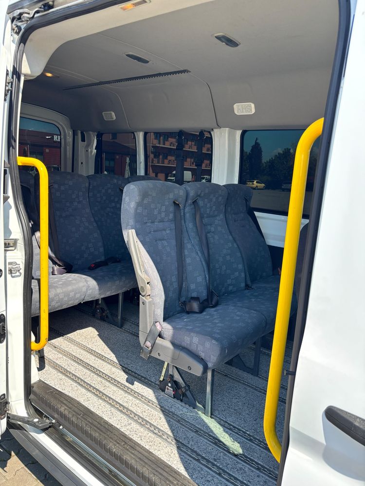 Ford Transit 9 locuri