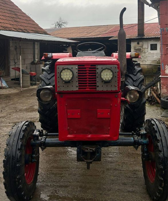 Tractor Universal 445