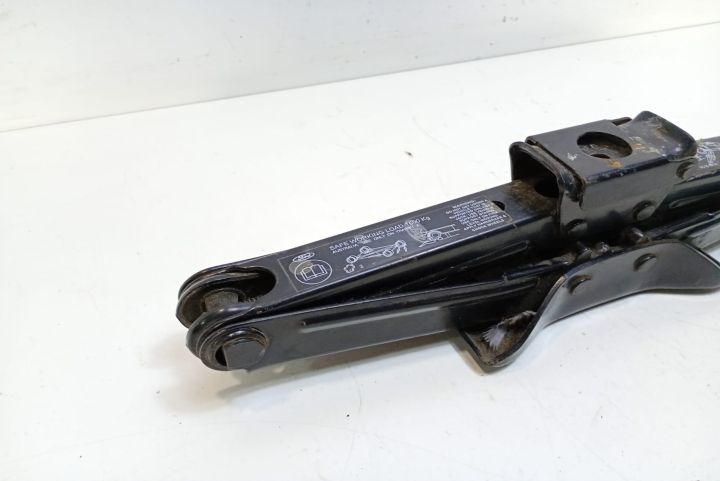 Cric Ford Transit a 3-a generatie