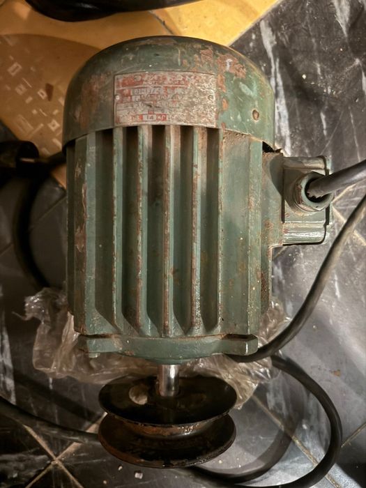 Монофазен електрически двигател Елпром