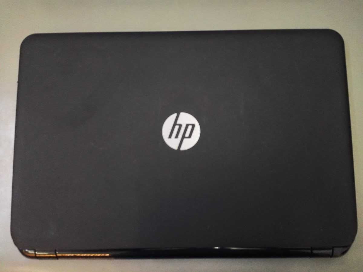 Laptop HP 15-r020sq