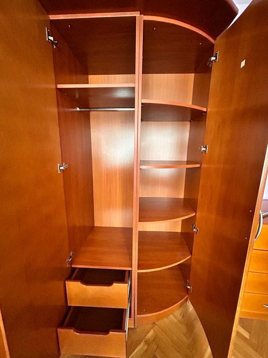 Ъглов гардероб + скрин (естествен фурнир)