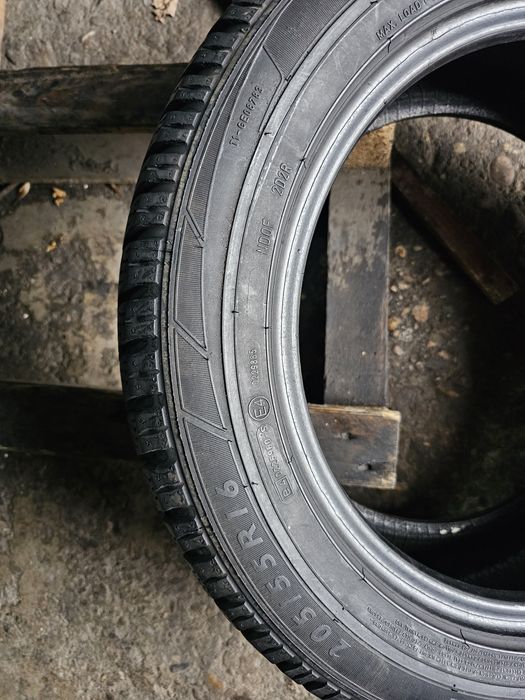 2 anvelope iarna 205 55 16 Dunlop 6.5mm
