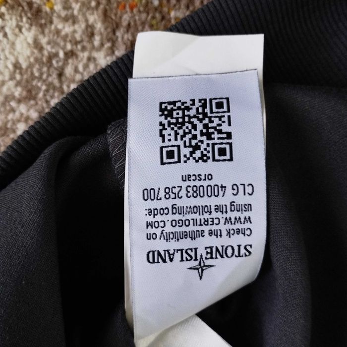 Дълга блуза Stone Island.Размер L, цена 44.99 лв.