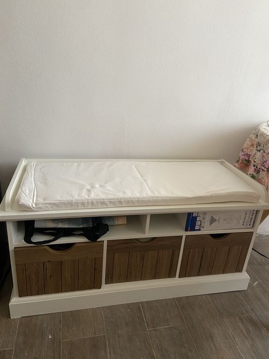 Пейка за коридор от МДФ и масив.