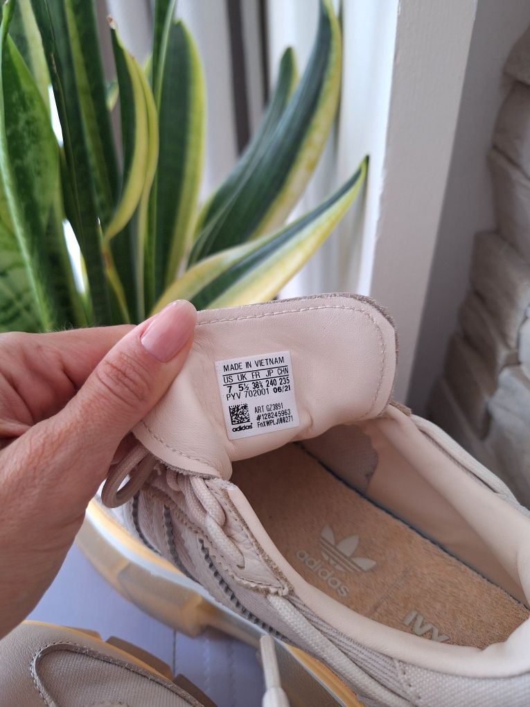 Adidas "Ivy park" sneakers