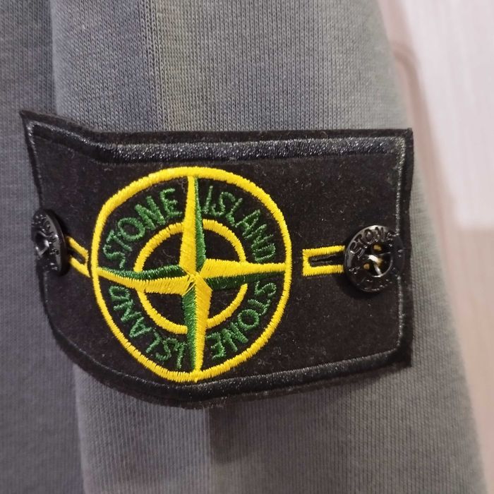 Дълга блуза Stone Island.Размер L, цена 44.99 лв.