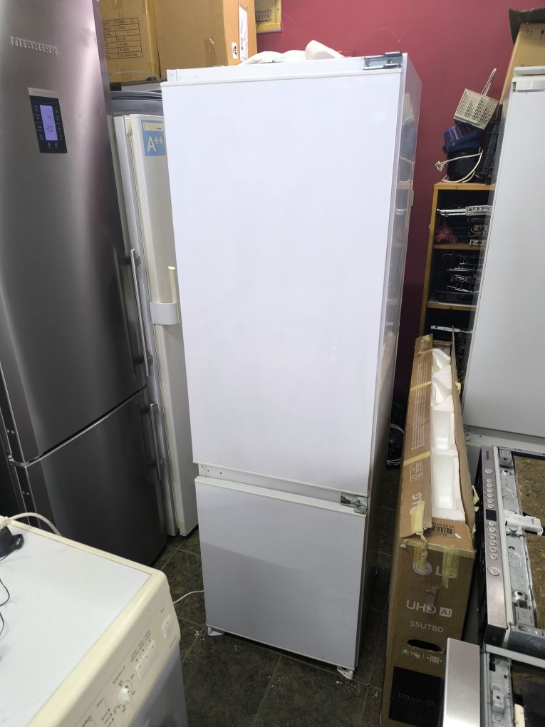 Хладилник с фризер EuroLux RBE2818V
