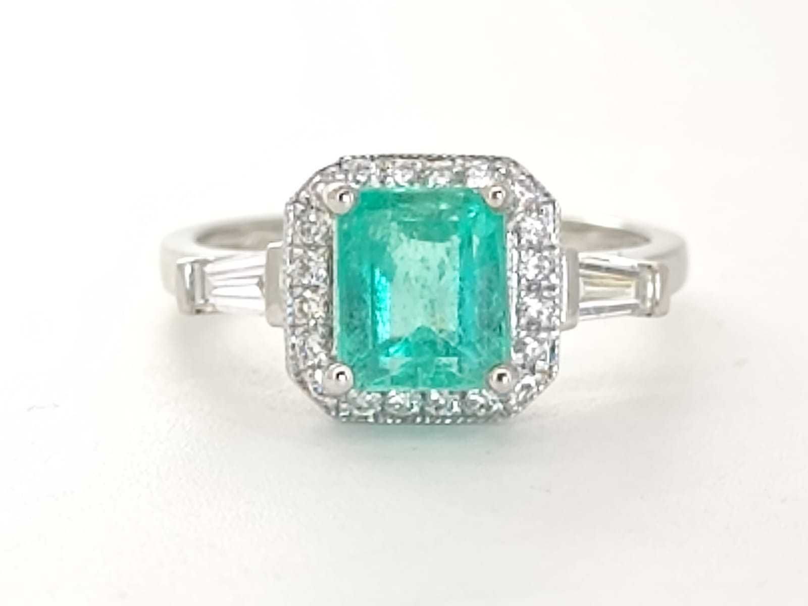 Inel 18k cu smarald si diamante