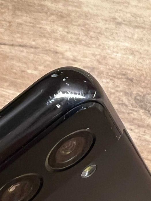 Samsung S21 5G / 128GB / 8GB / Черен / пукнато стъкло / не е заключен