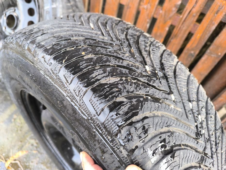 Vând jante de tabla R17 + anvelope 225 60 17 Michelin