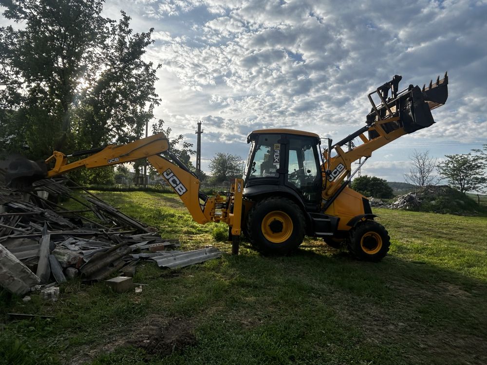 Buldoexcavator JCB