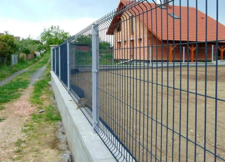 Executam garduri și porțide  împrejmuiri terenuri