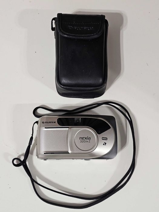 Aparat foto pe film Fujifilm Nexia 320 ixZ