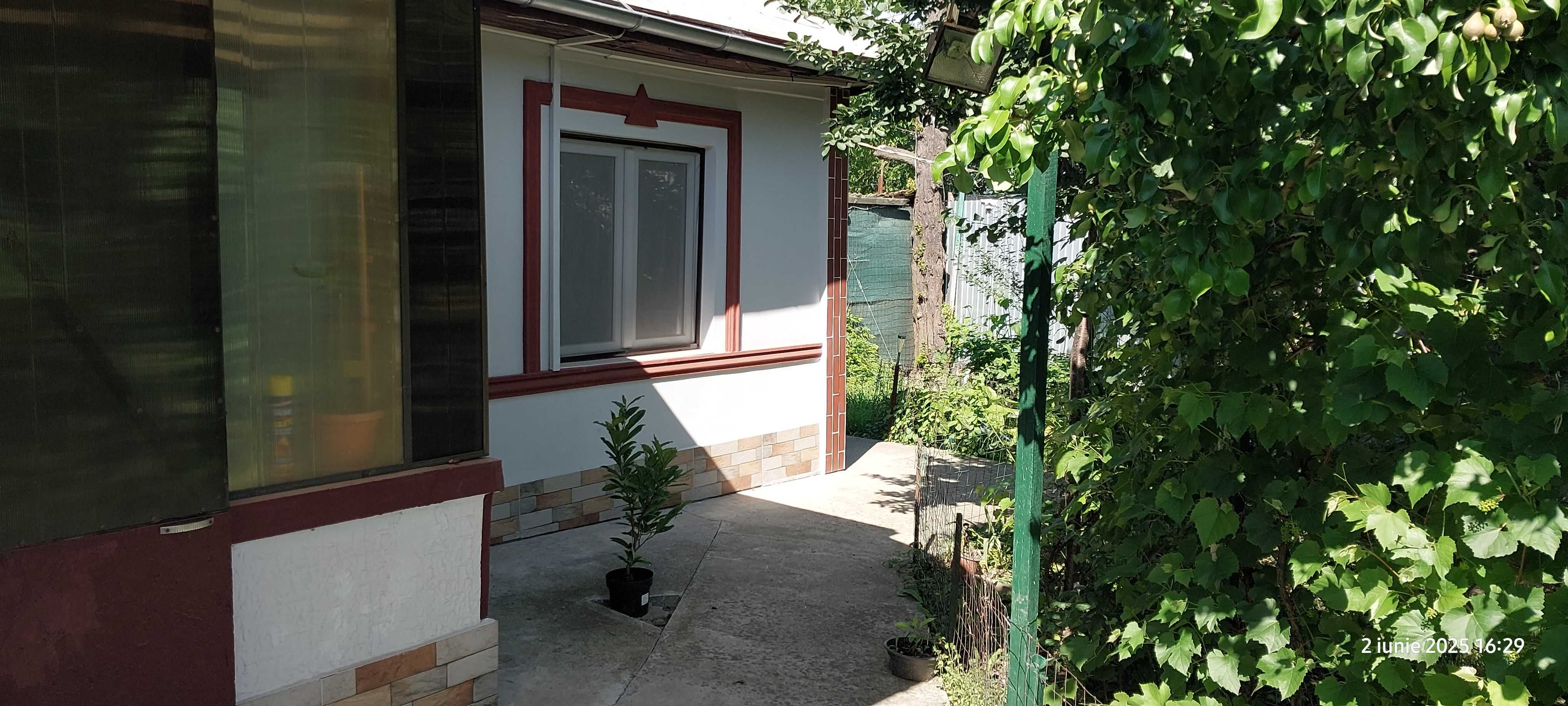 Casa si teren 1600mp gorneni gr. 100 metri de DN6  30km de pta. unirii